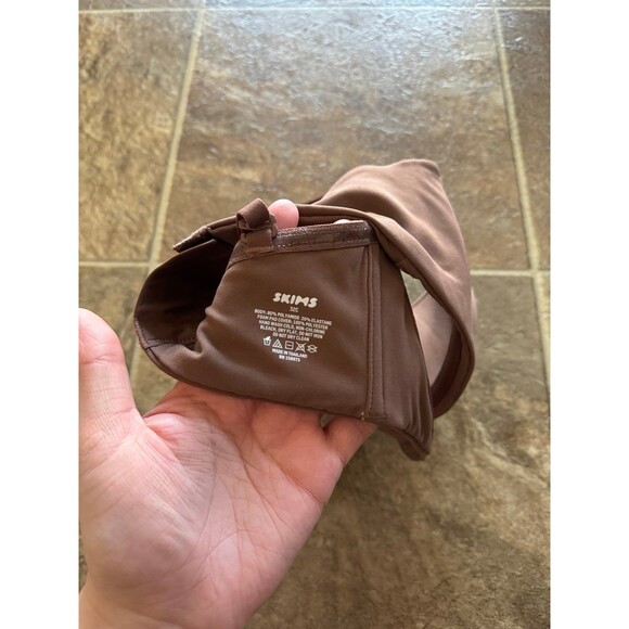 Skims Fits Everybody Strapless Jasper Bra 32C - Picture 6 of 6